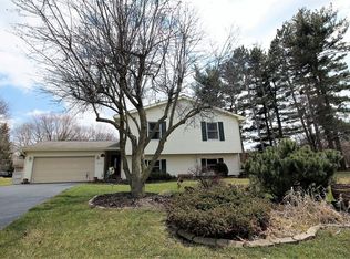 610 Spring Ct, Geneva, IL 60134