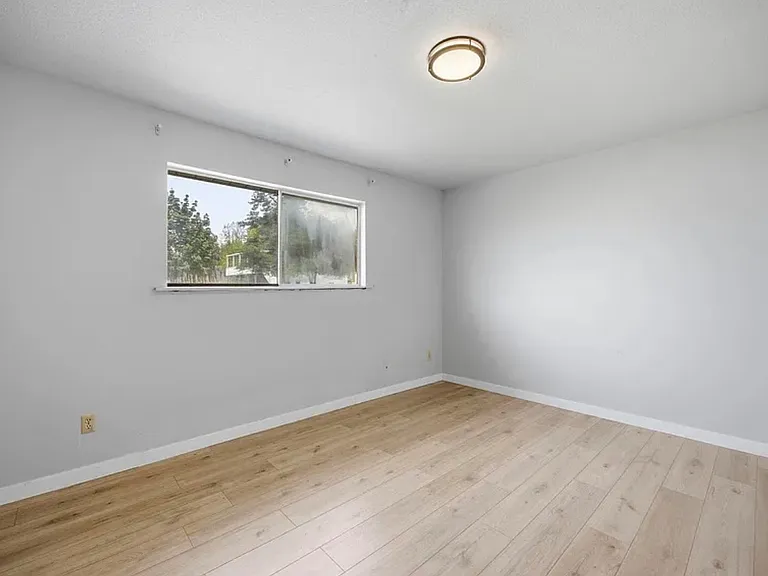 1816 Beacon Rd — Photo 6