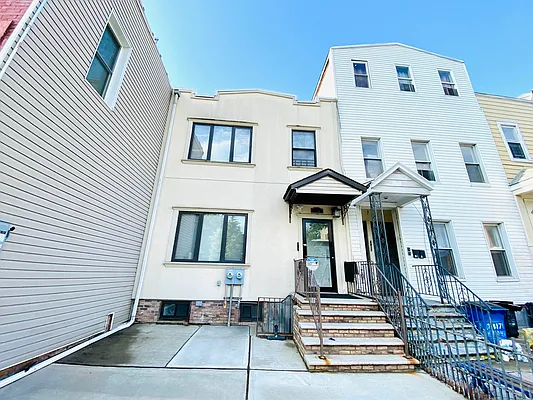 Rented by GROOME REALTY LLC | media 23