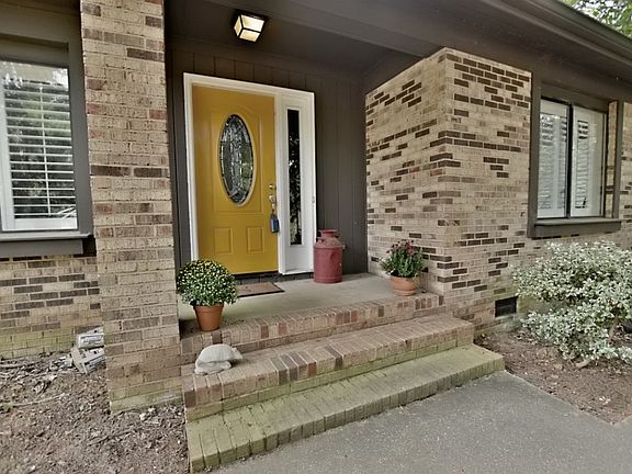 2nd image of 200 Millwood Ln