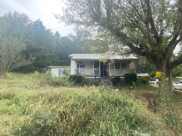 818 Chestnut St, Centertown, KY 42328
