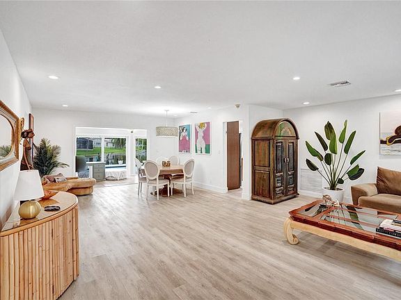 5th image of 10405 NW 5th Court
