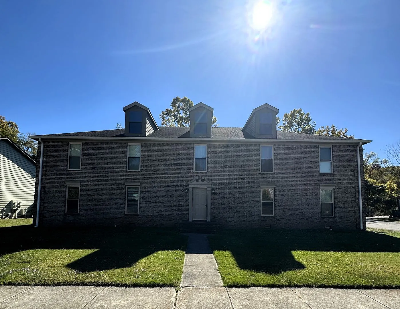 Move In Special: 1/2 Off 1st Month's Rent!! — Photo 1