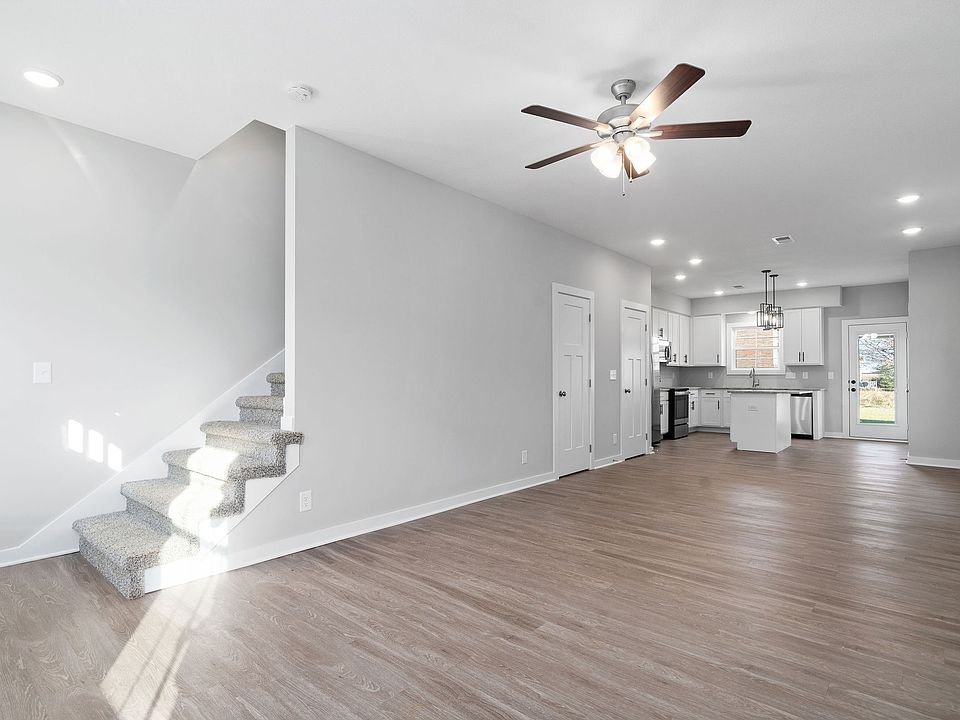 1st image of 329 Honeycomb Ct