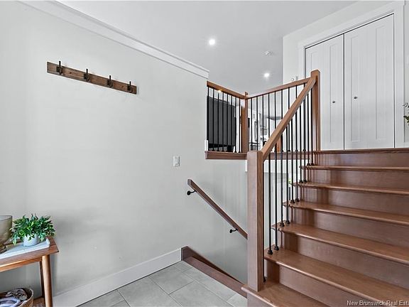 5th image of 237 Erables St