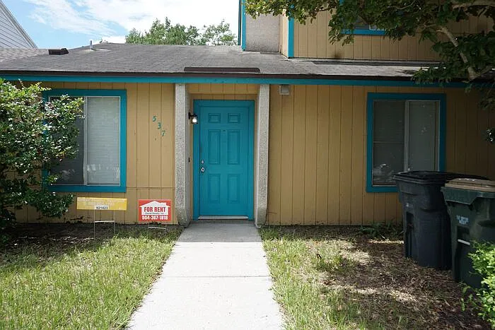 537 Aquatic Dr
