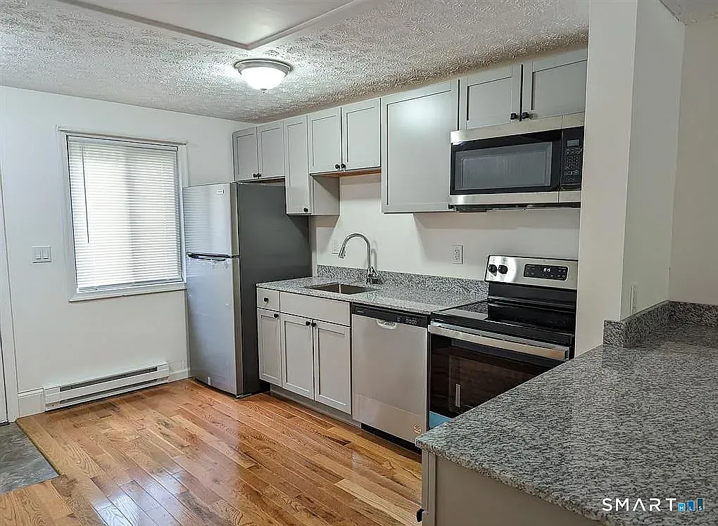 149 Canton St — Photo 4