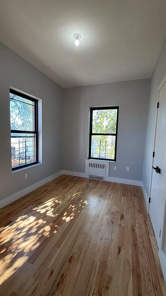 3 bed, $3,470 — Photo 2