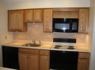 139 Oakbrook Cmns, Clifton Park, NY 12065