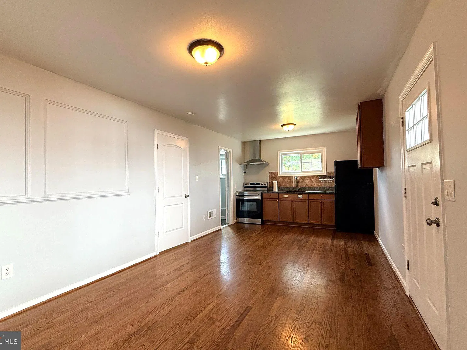 1 bed, 1.0 bath, 650 sqft, $1,700 — Photo 2