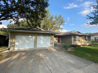 1034 Forty Oaks Dr, Story City, IA 50248