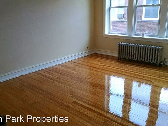 3rd image of 4711 W Belmont Ave APT 2S