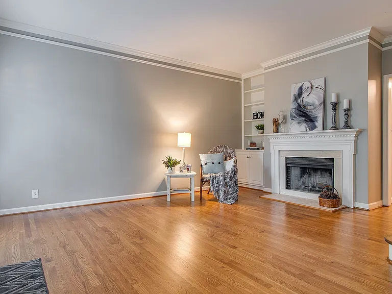 2306 Sharondale Dr — Photo 9