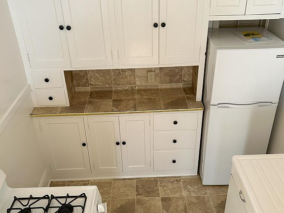 5th image of 3701 Garfield Ave APT 102