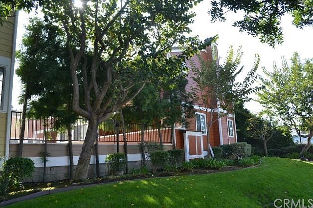 1st image of 410 W 220th St Unit 6