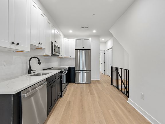 3rd image of 2133 Mifflin St #A