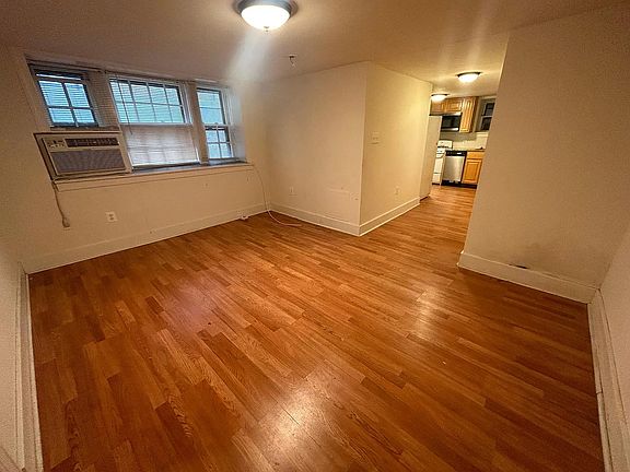 5th image of 2254 Bryn Mawr Ave #Lr