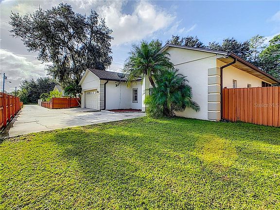 3rd image of 530 Glade Ct