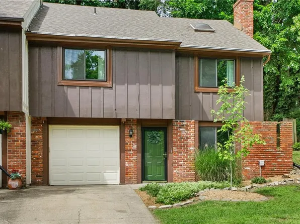 6337 W 50th St, Mission, KS 66202
