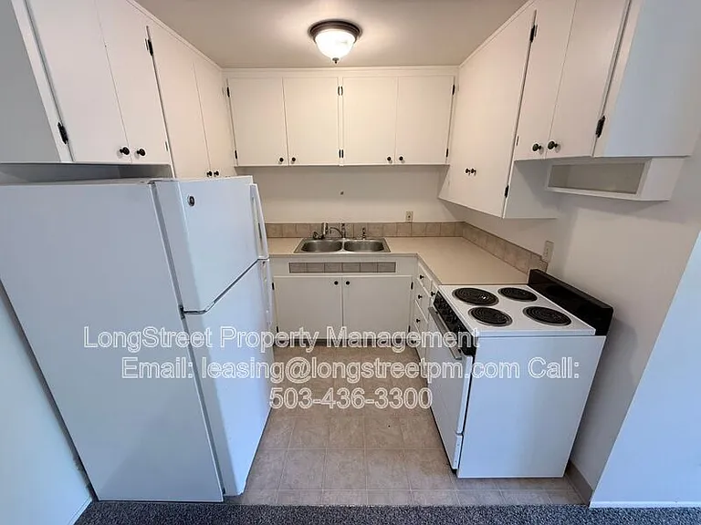 2608 NW Tyler Ave — Photo 6