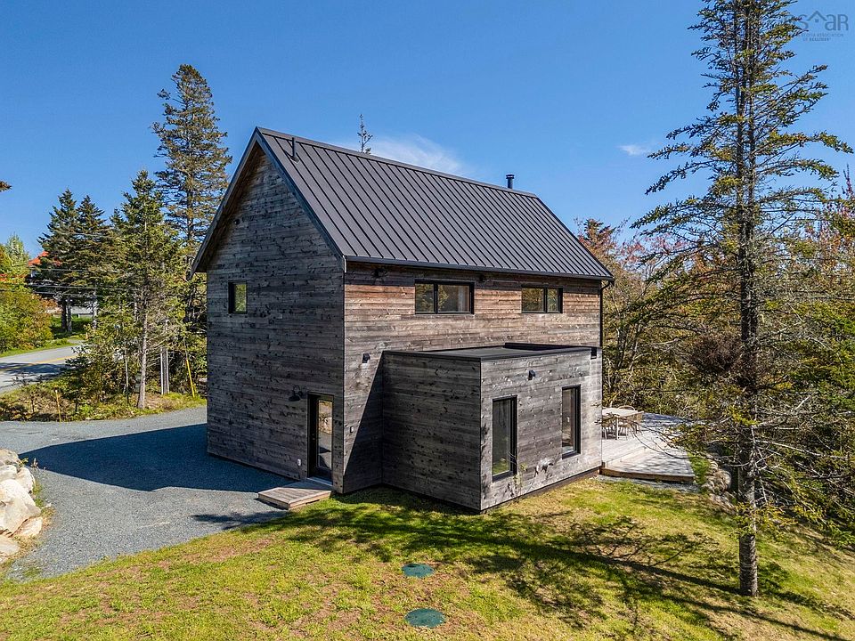 1st image of 5 W Lawrencetown Rd