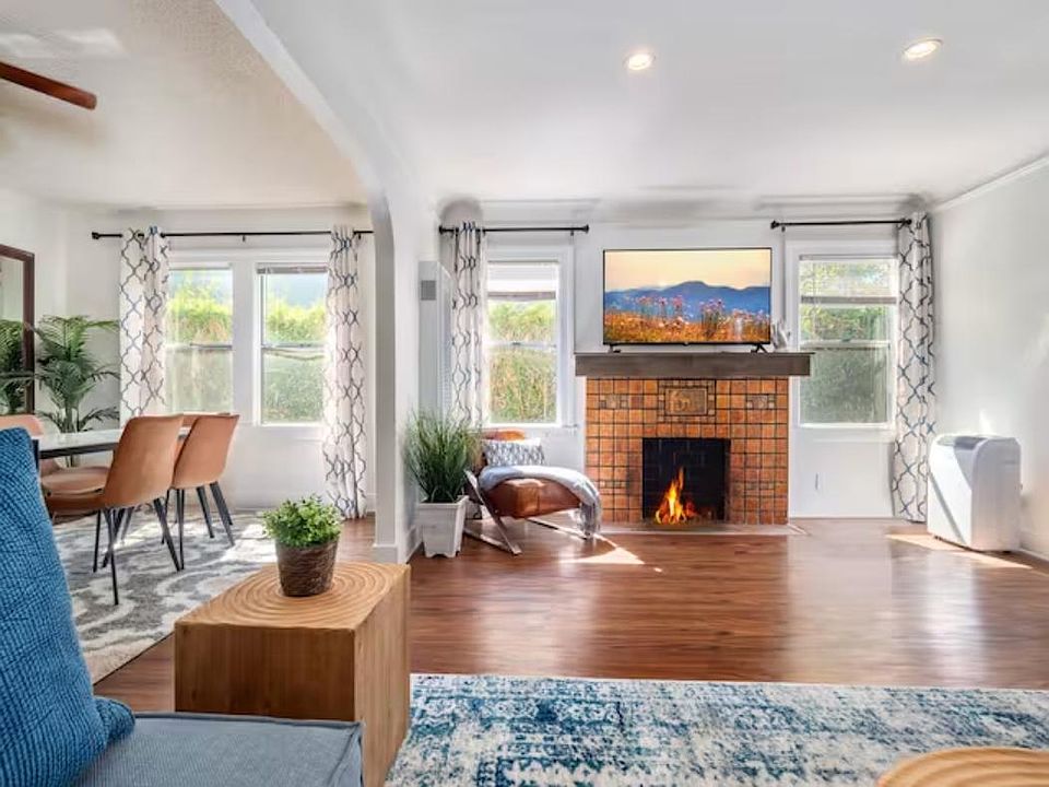 1st image of 1232 N Ogden Dr #2