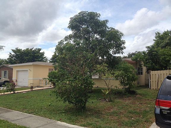 4th image of 6523 SW 8th Ct