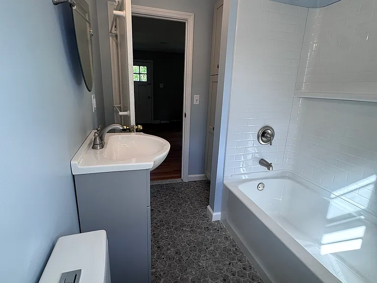532 Wills Rd #A — Photo 8
