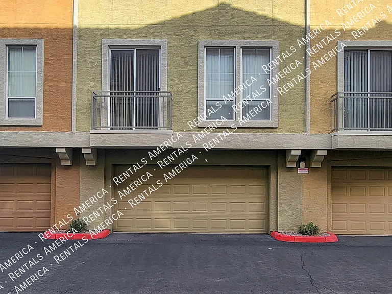 18250 N Cave Creek Rd #202 — Photo 2