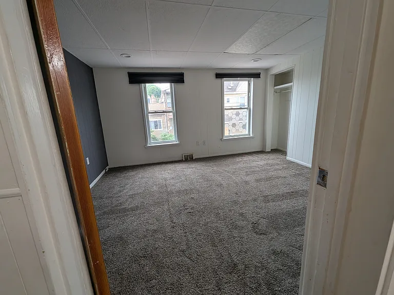 2nd floor: bedroom 1
