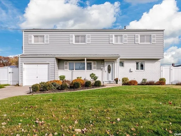 229 W 20th Street, Deer Park, NY 11729