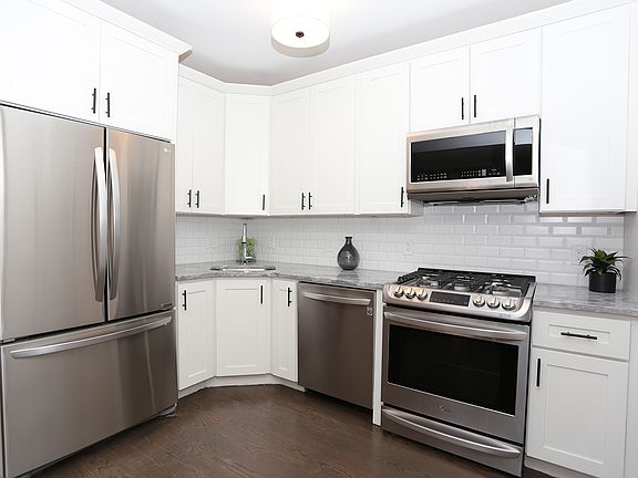 3rd image of 254 Bremen Street #1