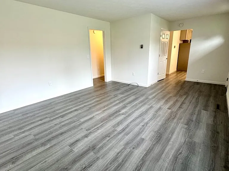 125 Stover St — Photo 9