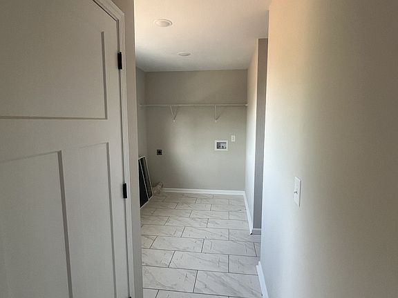 5th image of 398 N Harris Rd
