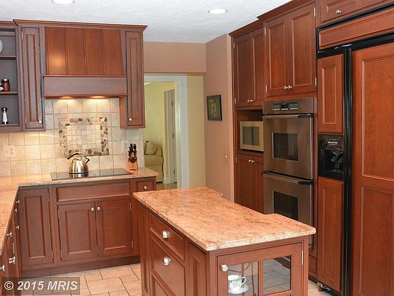 3rd image of 5828 Oakland Park Dr