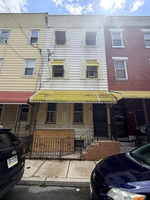 1st image of 2031 N Woodstock St