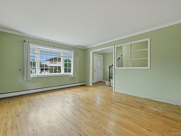 4th image of 207 Sullivan Avenue