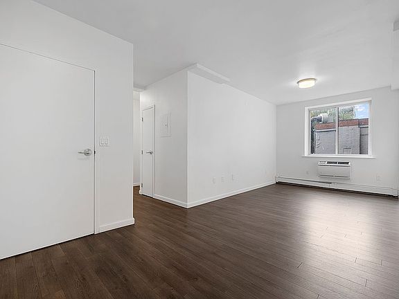 3rd image of 194 E 2nd St APT 5D