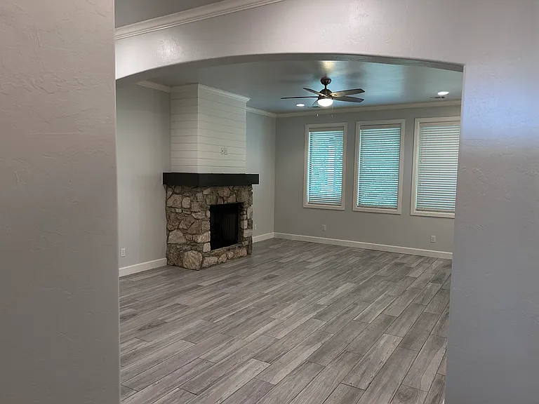14640 Rochefort Ln — Photo 14