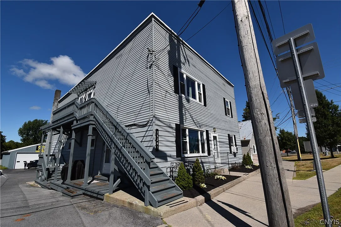 2 bed, 1.0 bath, 900 sqft, $980 — Photo 3
