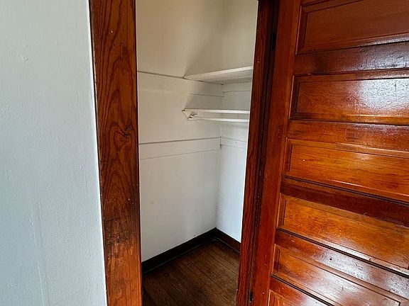 3rd image of 713 2nd St APT 2