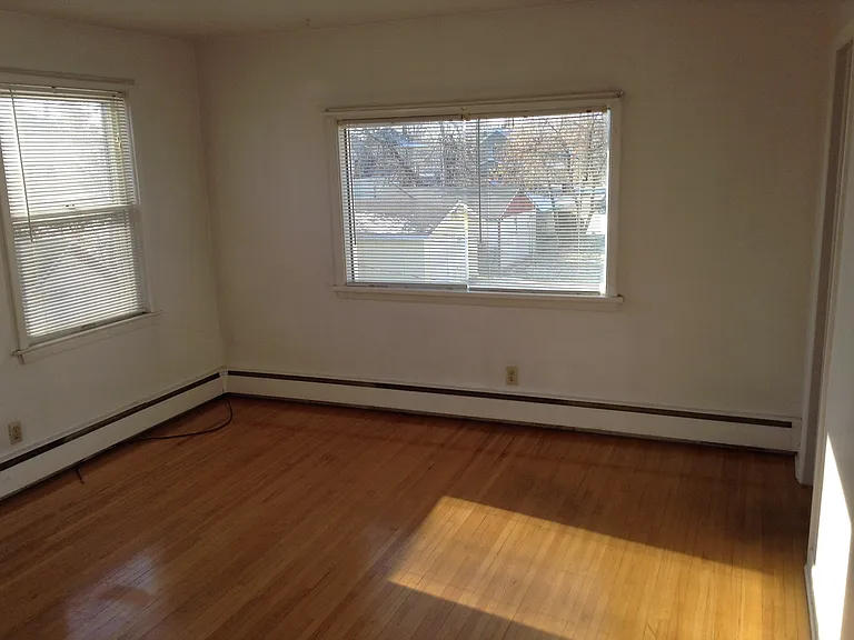 1006 Broadway St — Photo 13