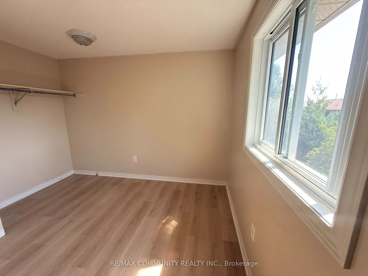 3 bed, $2,300 — Photo 4