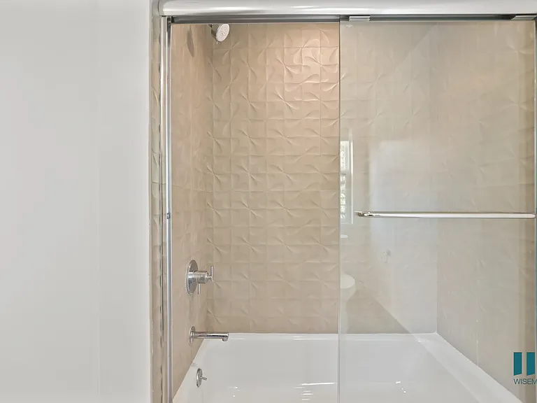 1339 N Formosa Ave #A304 — Photo 16