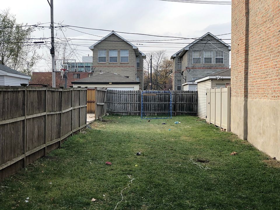 2nd image of 3560 S Prairie Ave