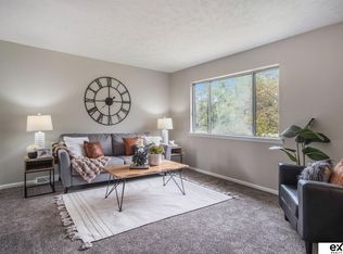 6304 N 53rd St, Omaha, NE 68104