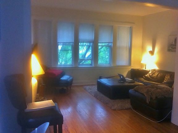 3rd image of 2651 N Marshfield Ave #3S
