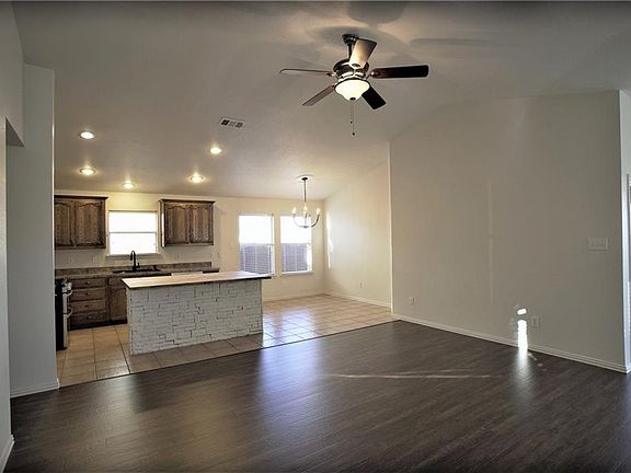 5th image of 12116 Thicket Bend Dr