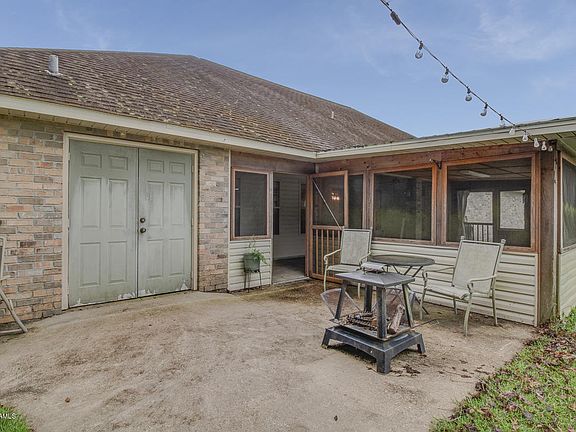 3rd image of 733 Saint Berchman Dr