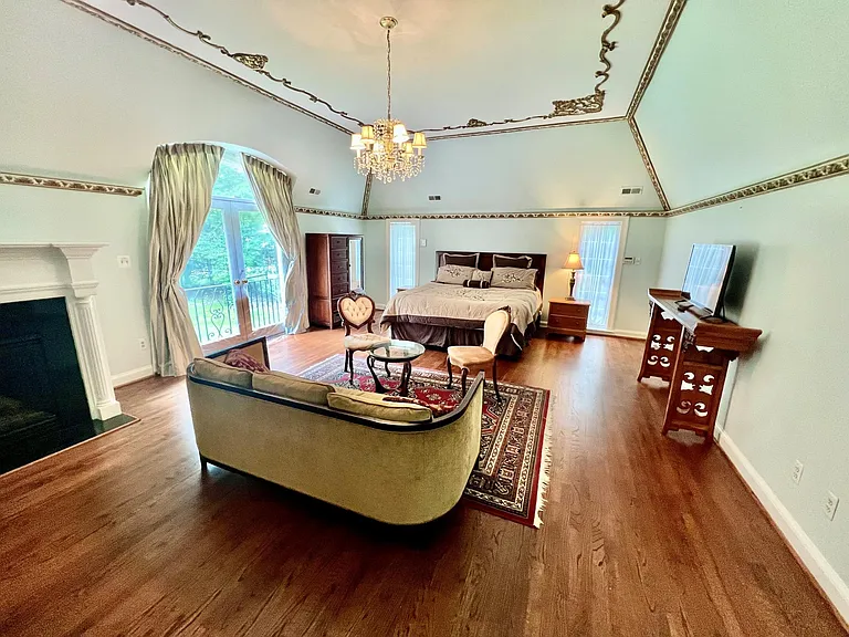10912 Martingale Ct — Photo 11